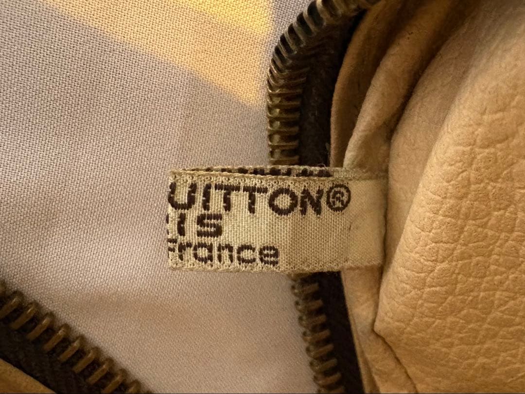 【外側極美品】ルイヴィトン モノグラム トゥルース・トワレット28 ポーチ