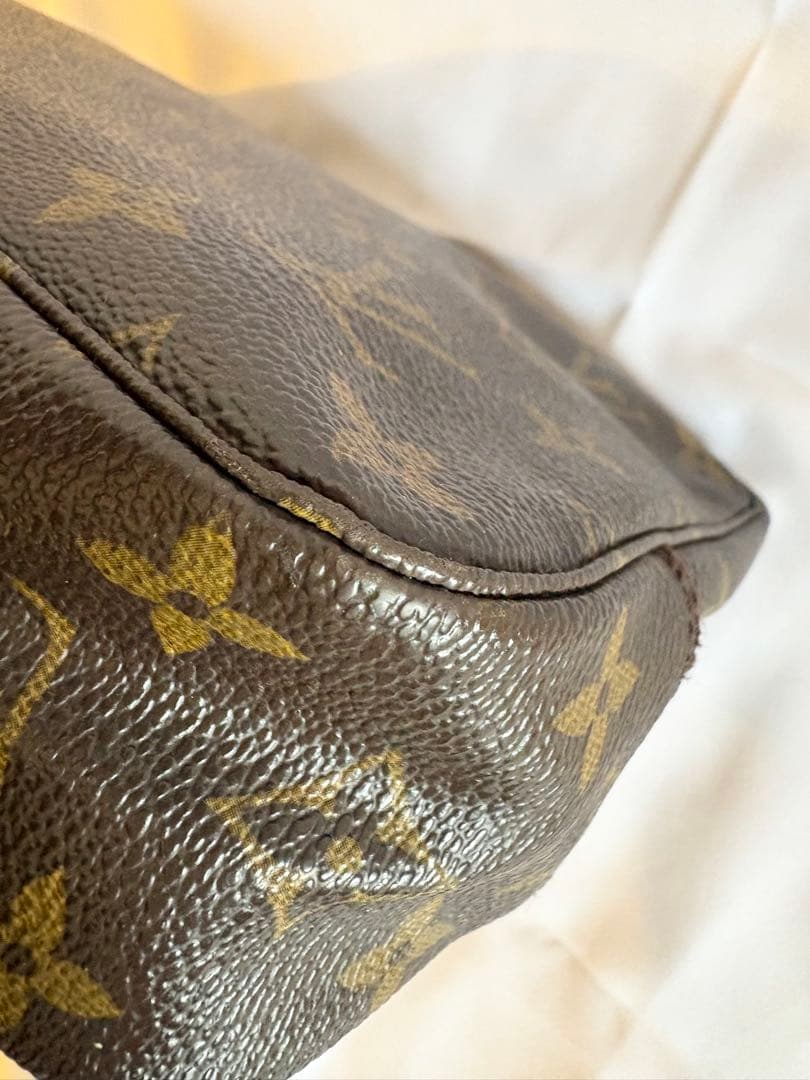 【外側極美品】ルイヴィトン モノグラム トゥルース・トワレット28 ポーチ