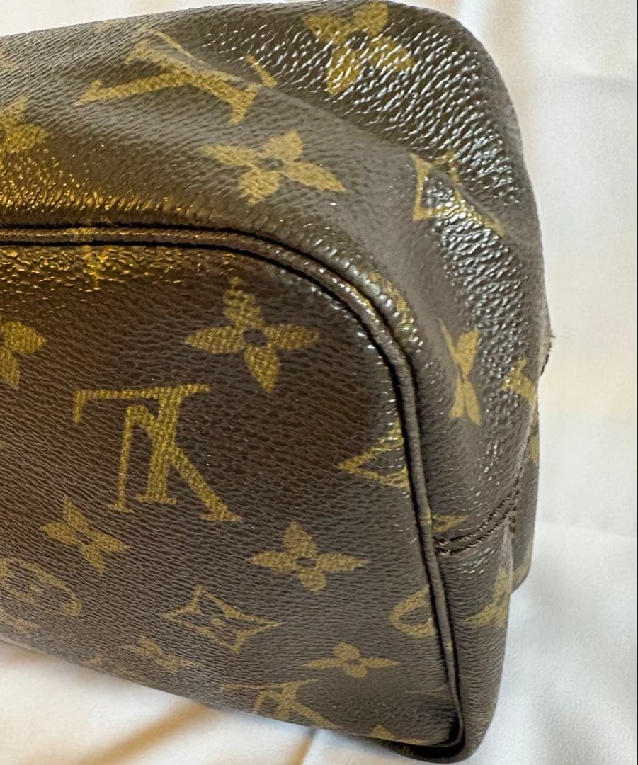 【外側極美品】ルイヴィトン モノグラム トゥルース・トワレット28 ポーチ