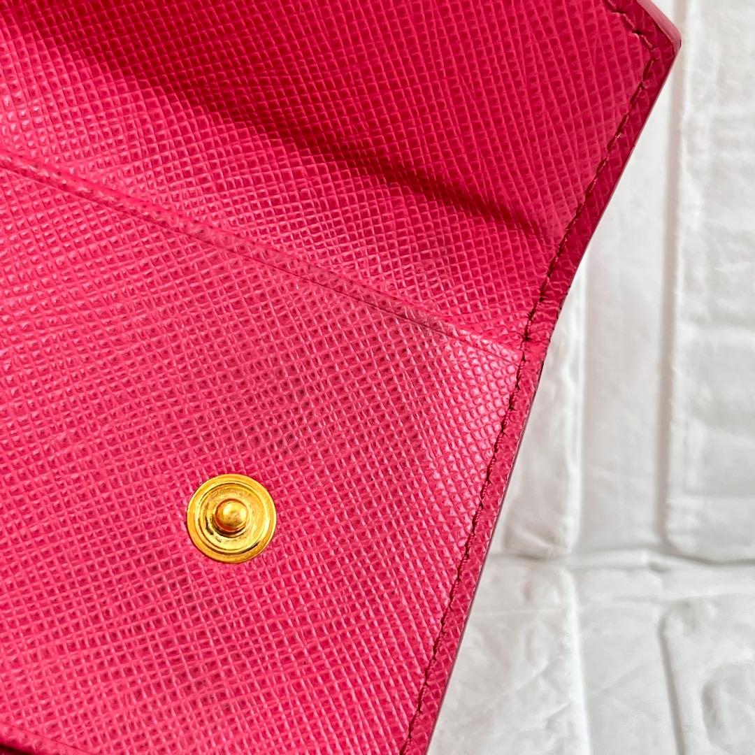 美品✨PRADA シャイン　キーケース　4連　ローズピンク　キーリング