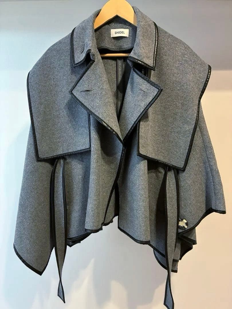 【sana プロフ必読 様】SNIDEL 新木優子コラボ ケープコート グレー