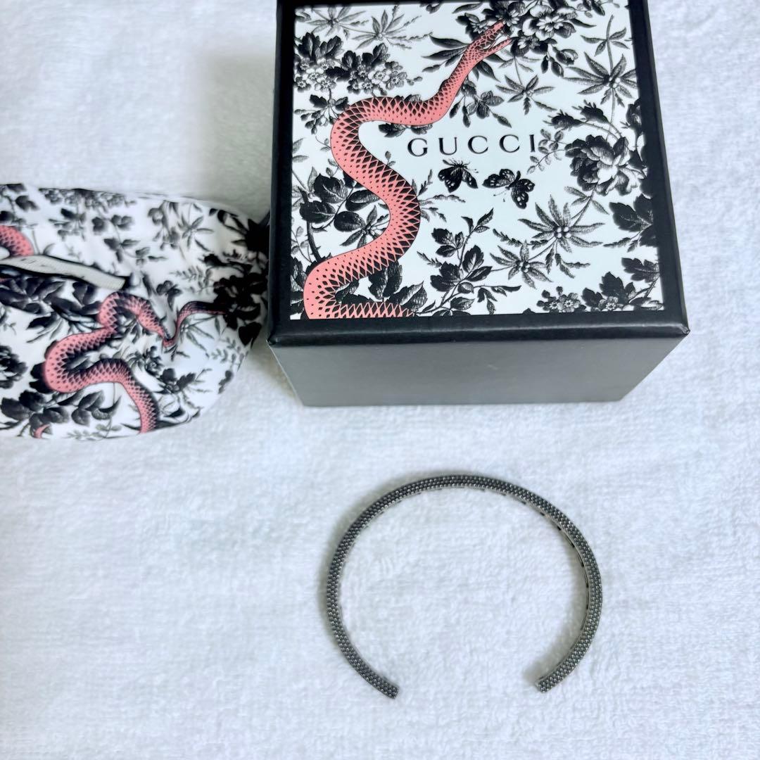 GUCCI アラベスク 燻加工 バングル