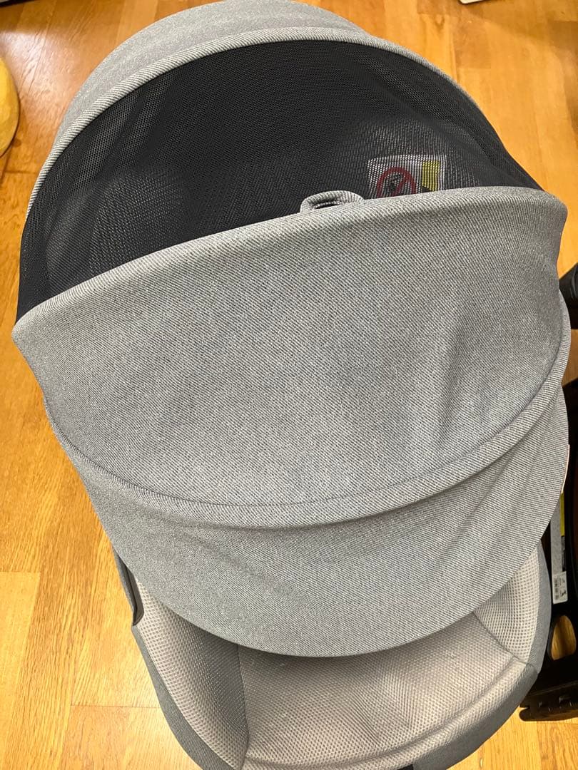 【美品】Combi THE S ISOFIX ZB-690チャイルドシート