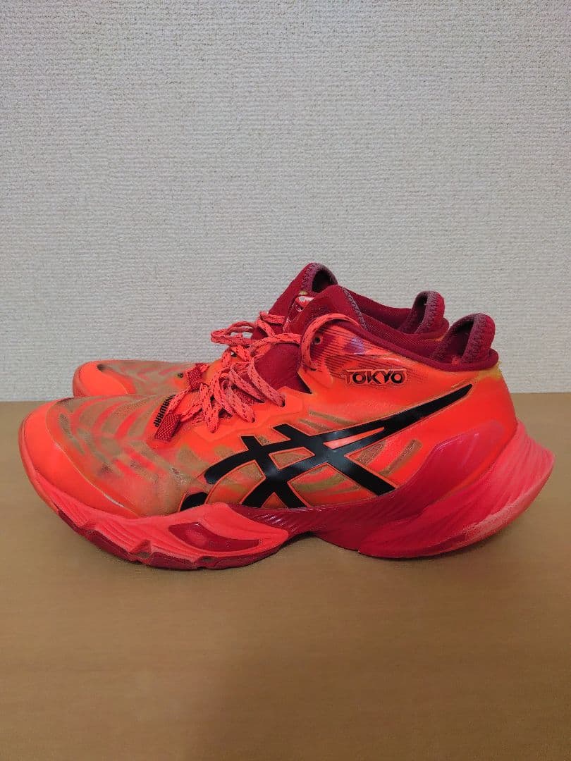 【中古】アシックス　メタライズ　TOKYO　28.0cm　バレーボールシューズ