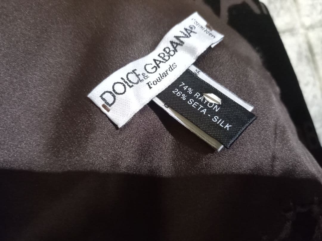 DOLCE&GABBANA　ブランドロゴ柄　ストール