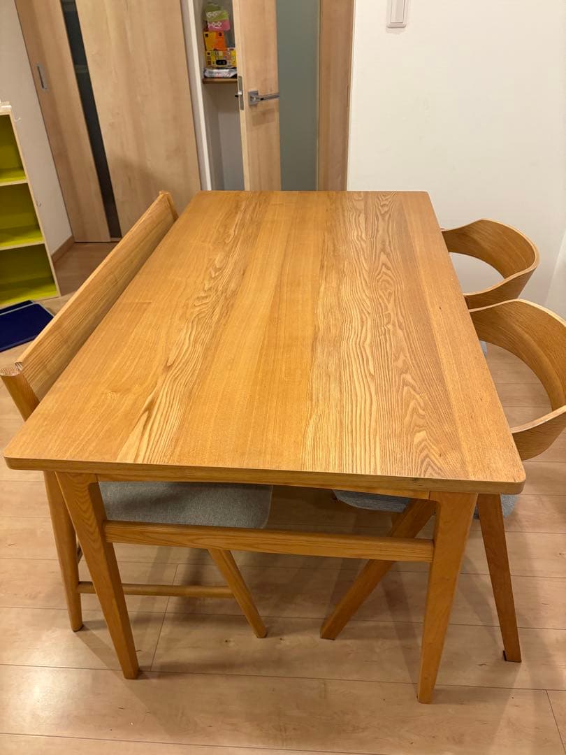 ak様値下げ　引取り可能な方。SIGNEダイニングテーブルチェア　４点セット