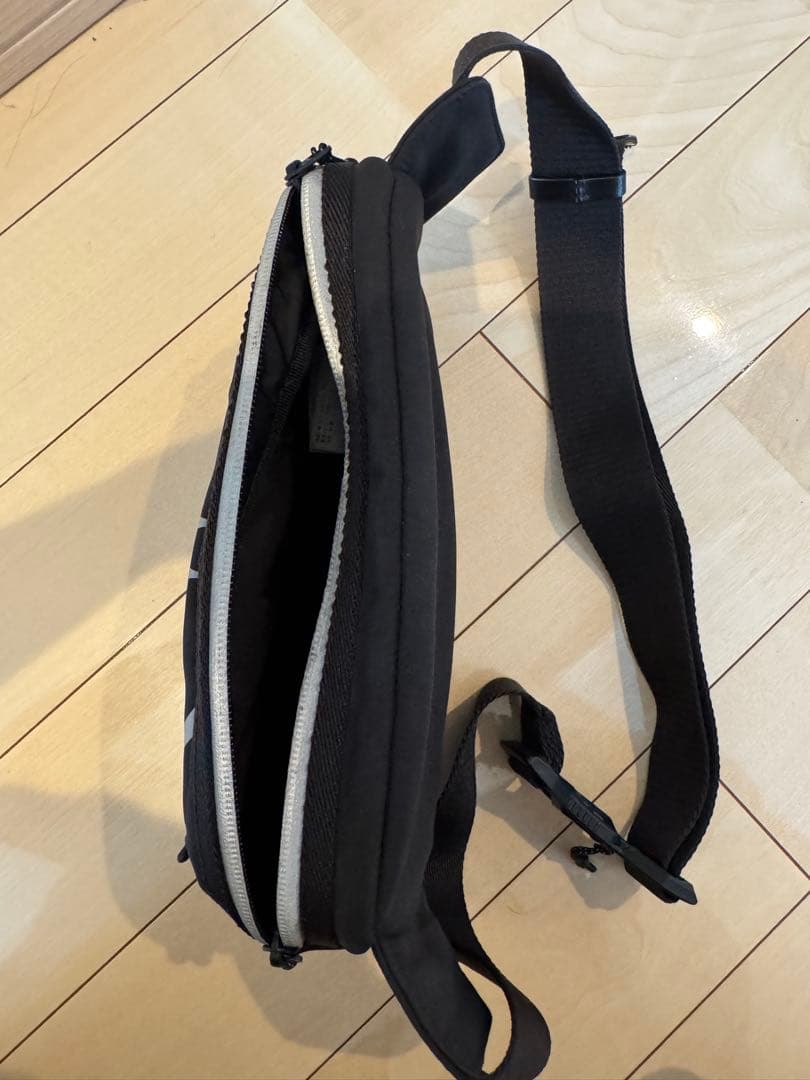 MONCLER ボディバッグ・ウエストポーチ ブラック