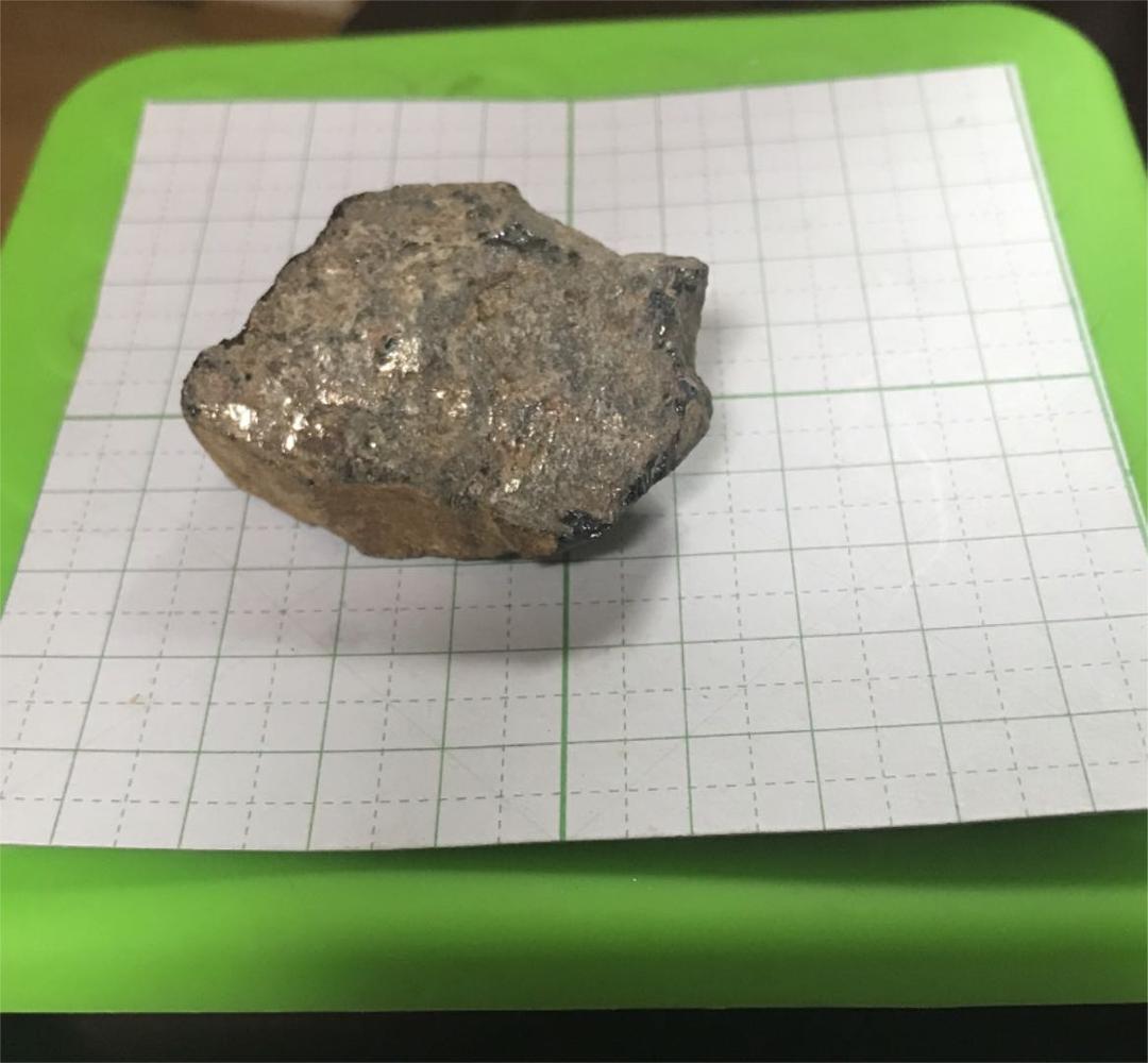 ラジウム鉱石　ユークセン石