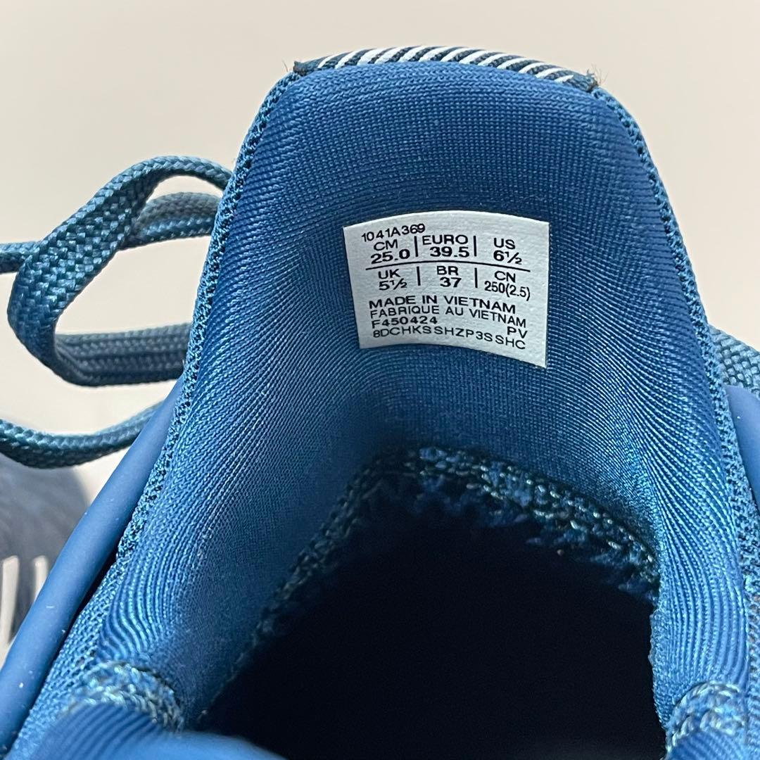 ハンバーガー大好きアシックステニスシューズ COURT FF3 OC