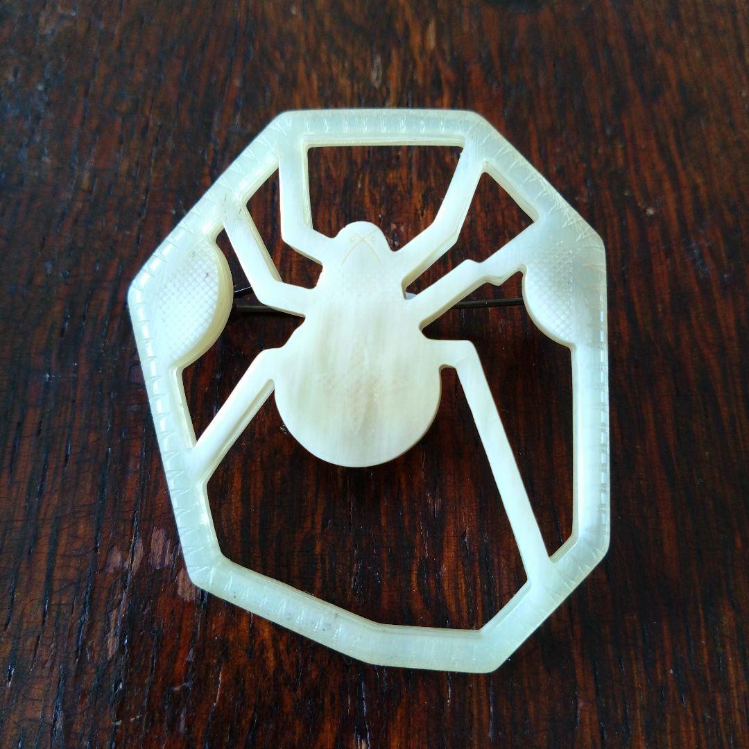 正規品】ミナペルホネン minä perhonen kumo 水牛 ブローチ - メルカリ