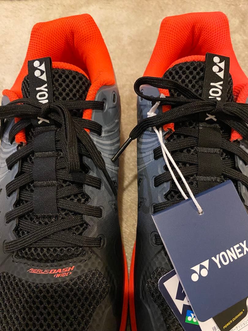美品YONEX エアラスダッシュ4ワイド テニスシューズ ブラック 25.5 黒