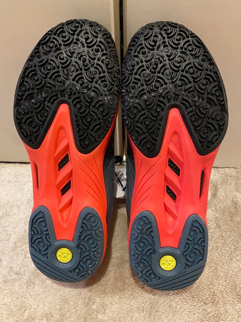 美品YONEX エアラスダッシュ4ワイド テニスシューズ ブラック 25.5 黒