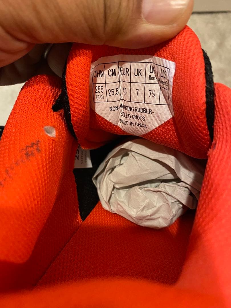 美品YONEX エアラスダッシュ4ワイド テニスシューズ ブラック 25.5 黒