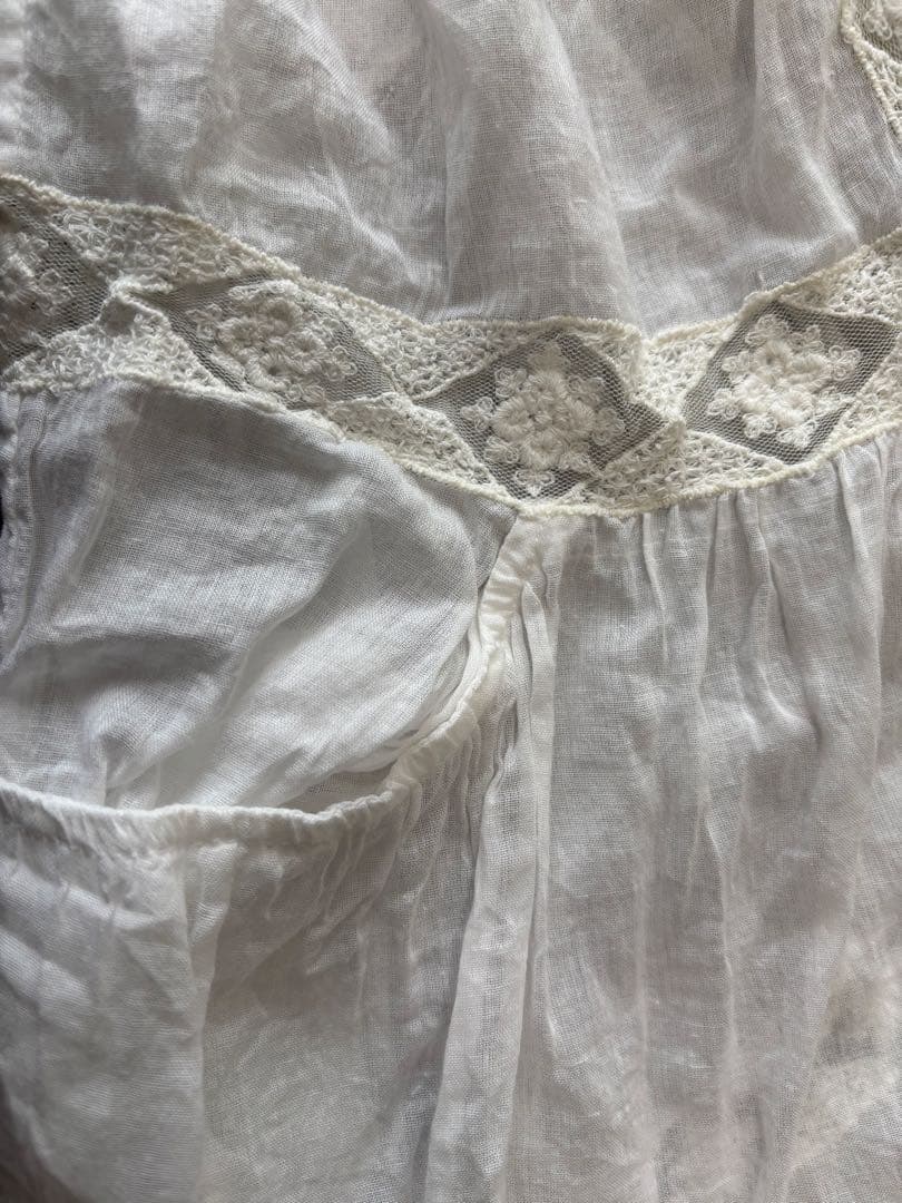 QUEENE AND BELLE ホワイトキャミソールワンピース