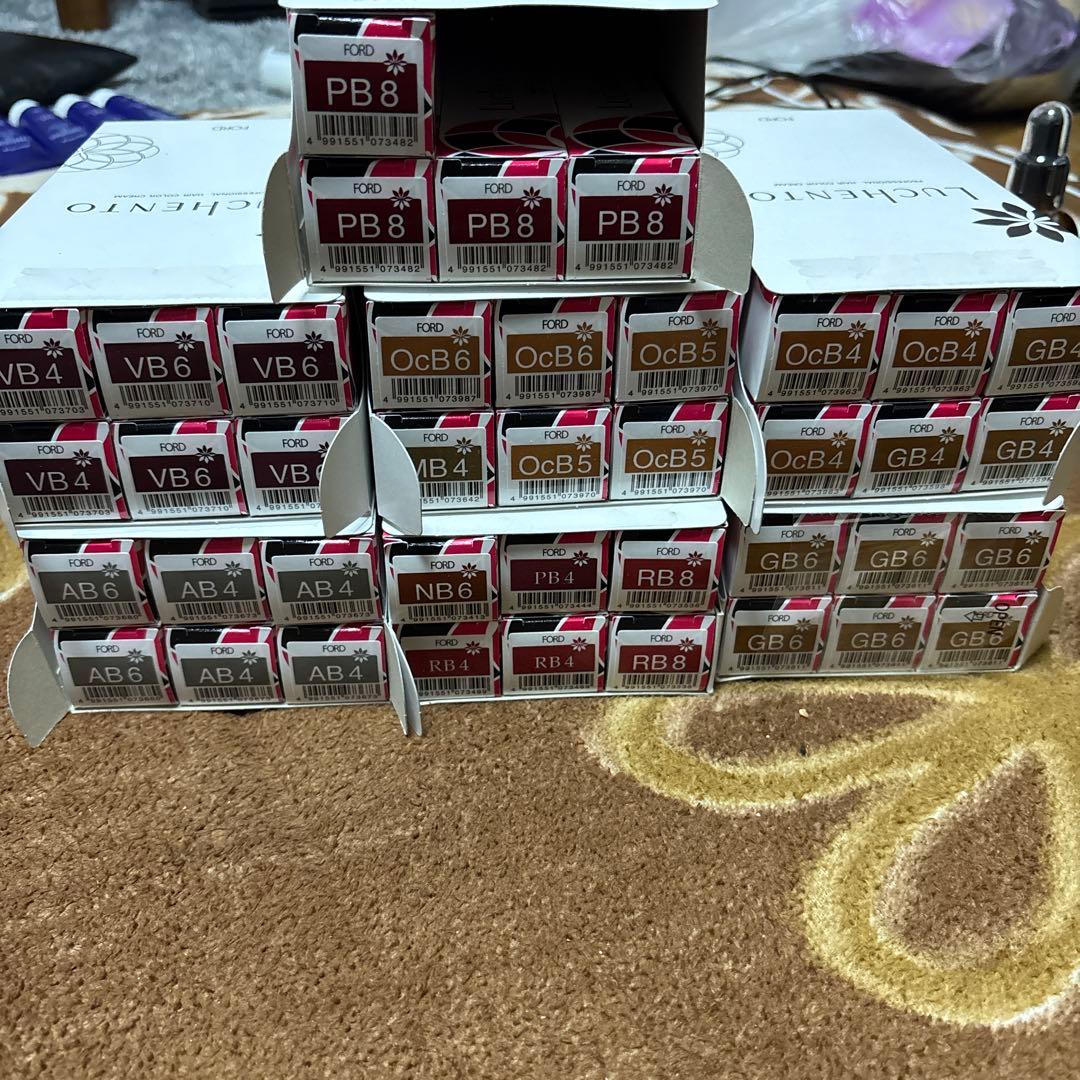 フォード　ルーチェントホワイトカラー白髪染め40本セット