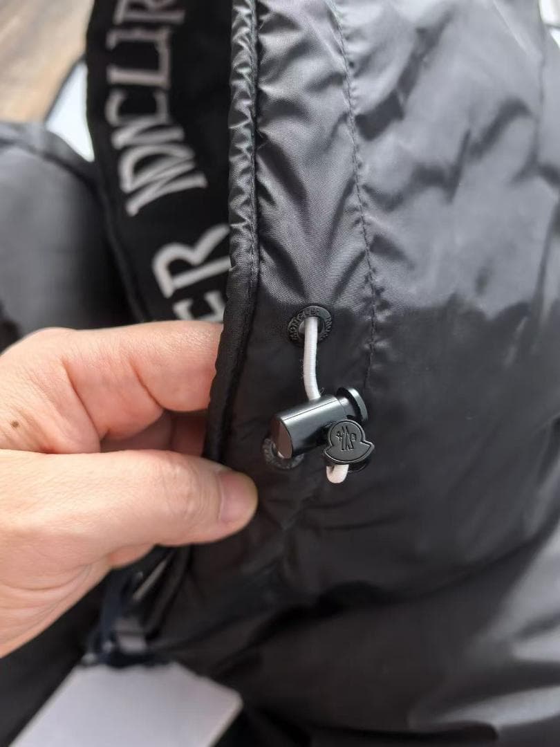 ブラックダウンジャケット