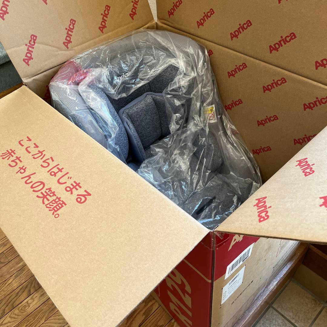 【美品】Aprica クルリラ プラス ライト R129 チャイルドシート