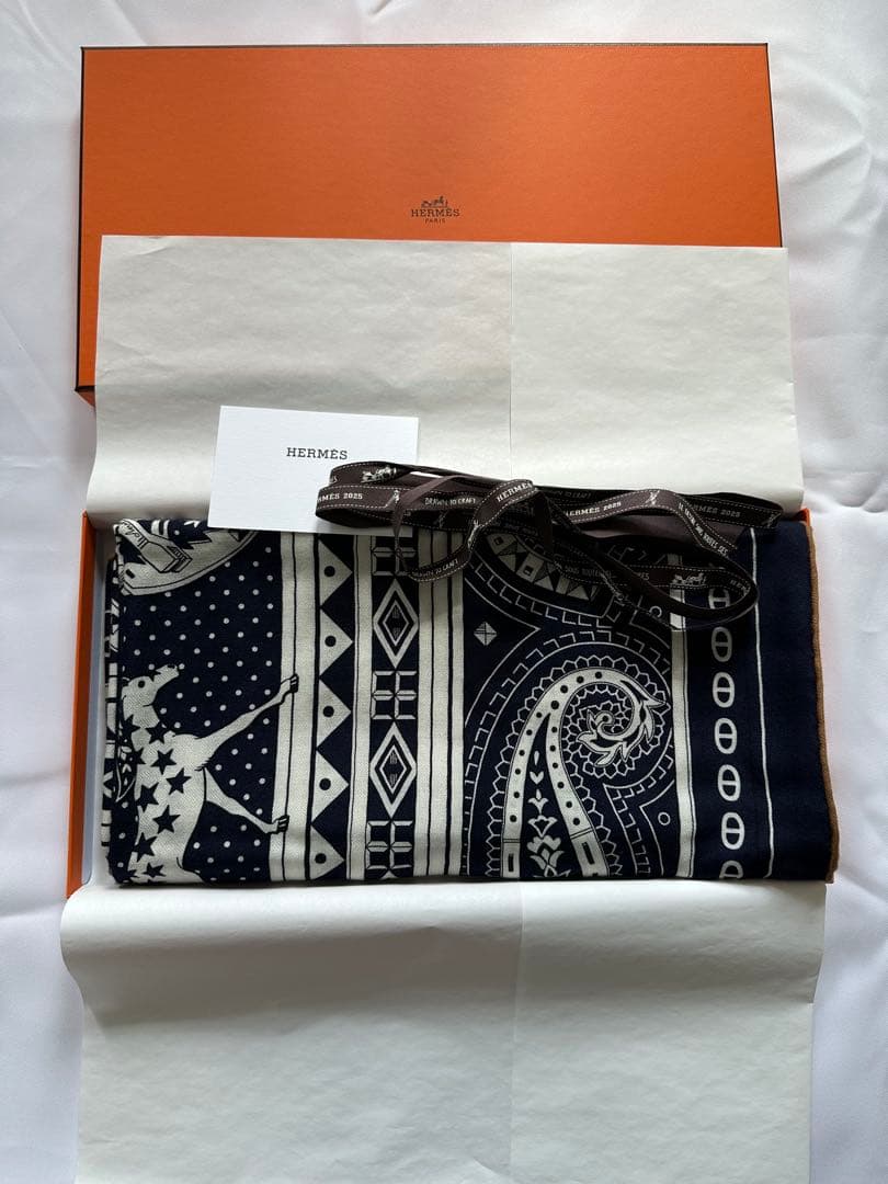 新品 エルメス カシシル 140シュヴァルドゥクールバンダナ 2025AW 紺