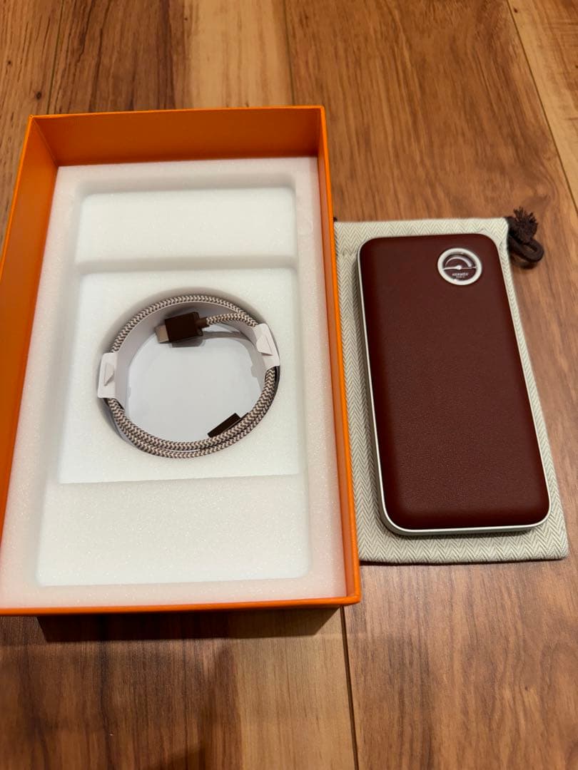 【未使用新品】エルメス　モバイルバッテリー　《ヴォルトH》 マキシ