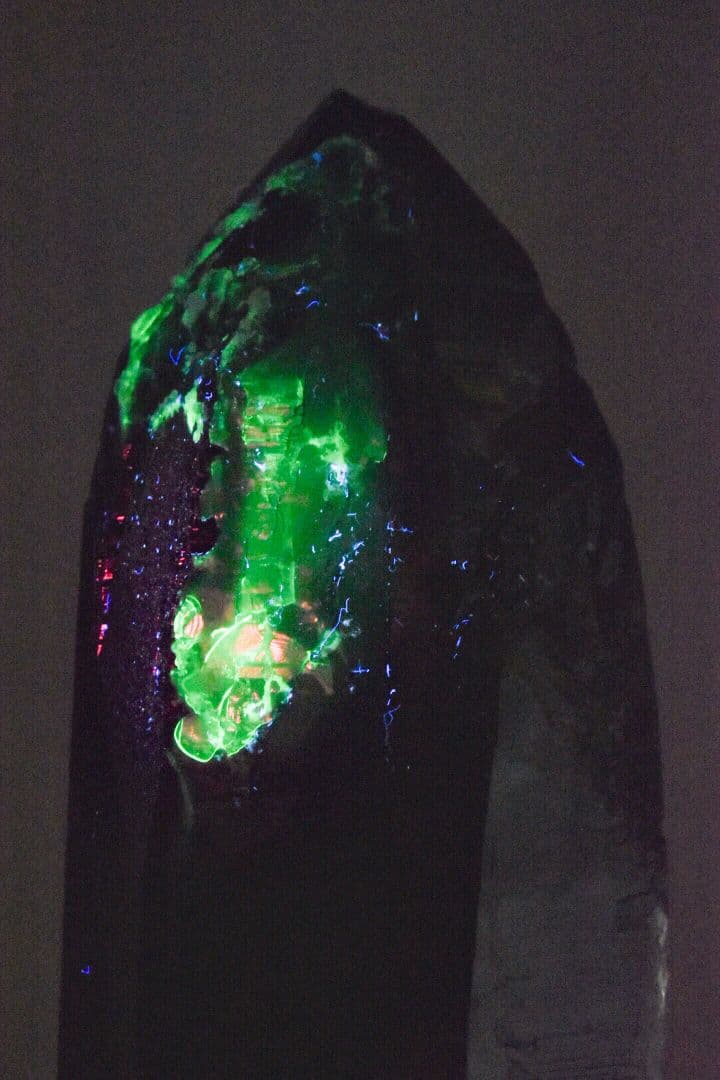 最新産出！ 岐阜県中津川市蛭川田原産 モリオンに近いスモーキークォーツ01