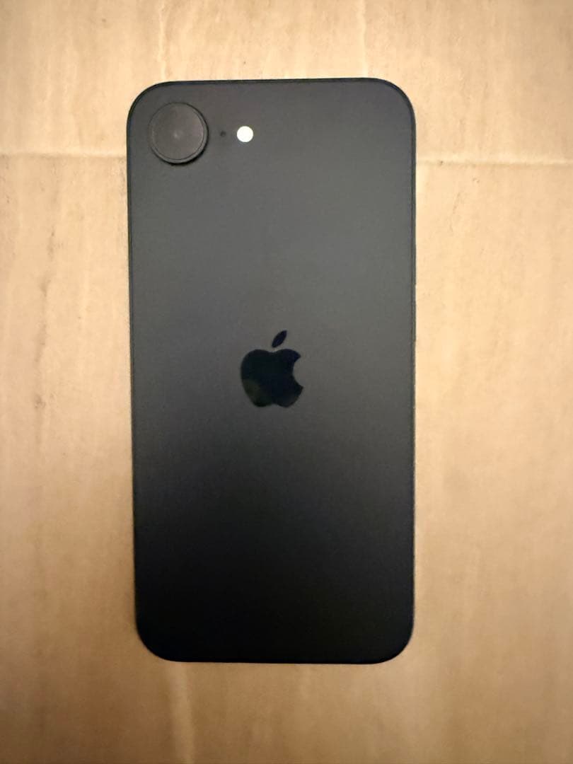 【美品】iPhone 16e 128GB ブラック