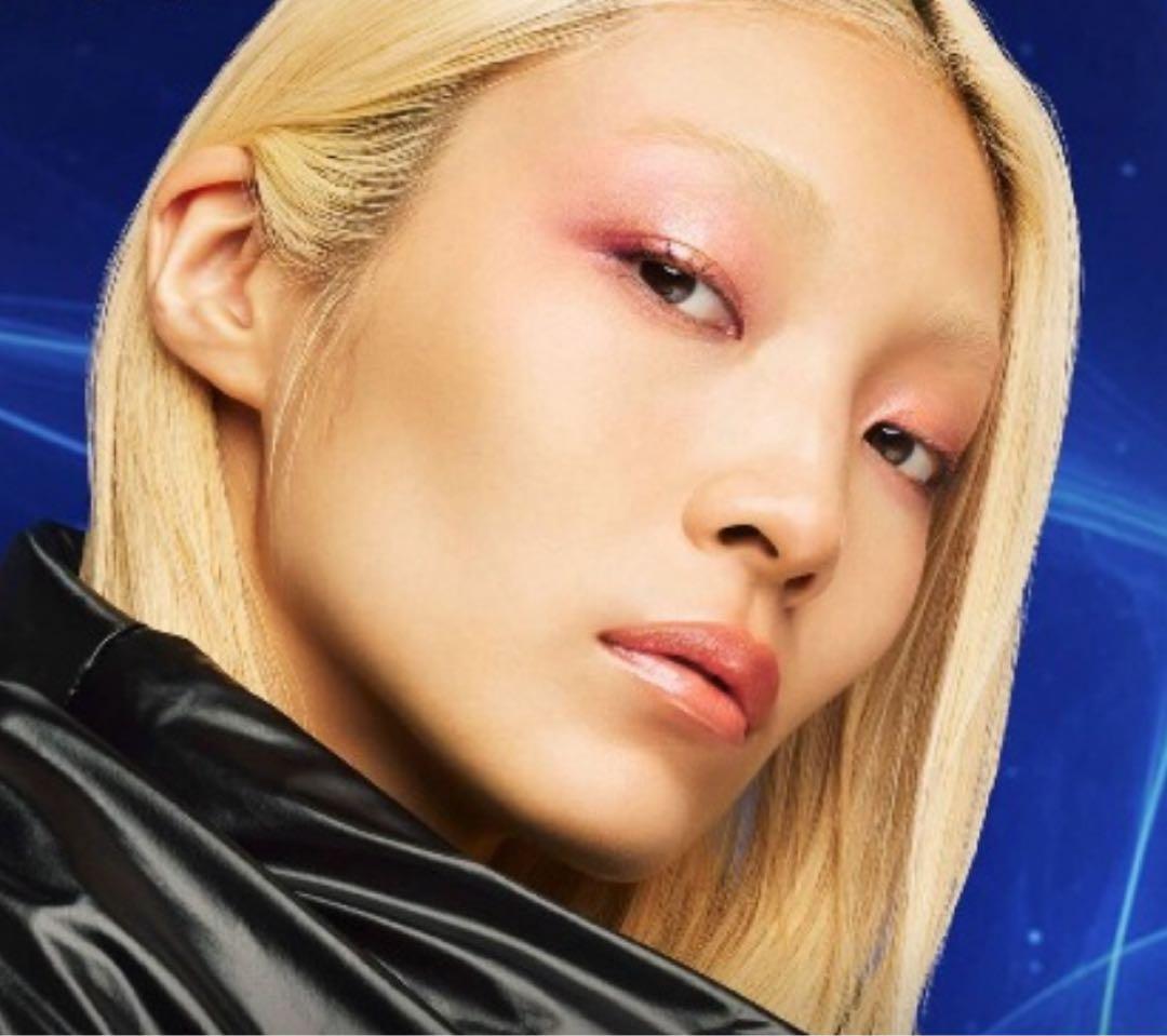 シュウウエムラ　クラッシュドジェム ピンク アイシャドウ クリスマスコフレ 限定