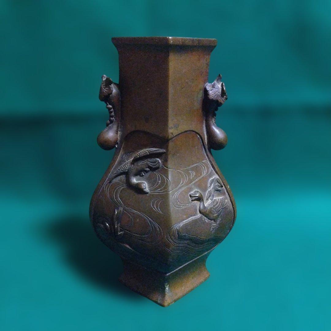 青銅製の花瓶 鳥と波の彫刻 菱形 - メルカリ