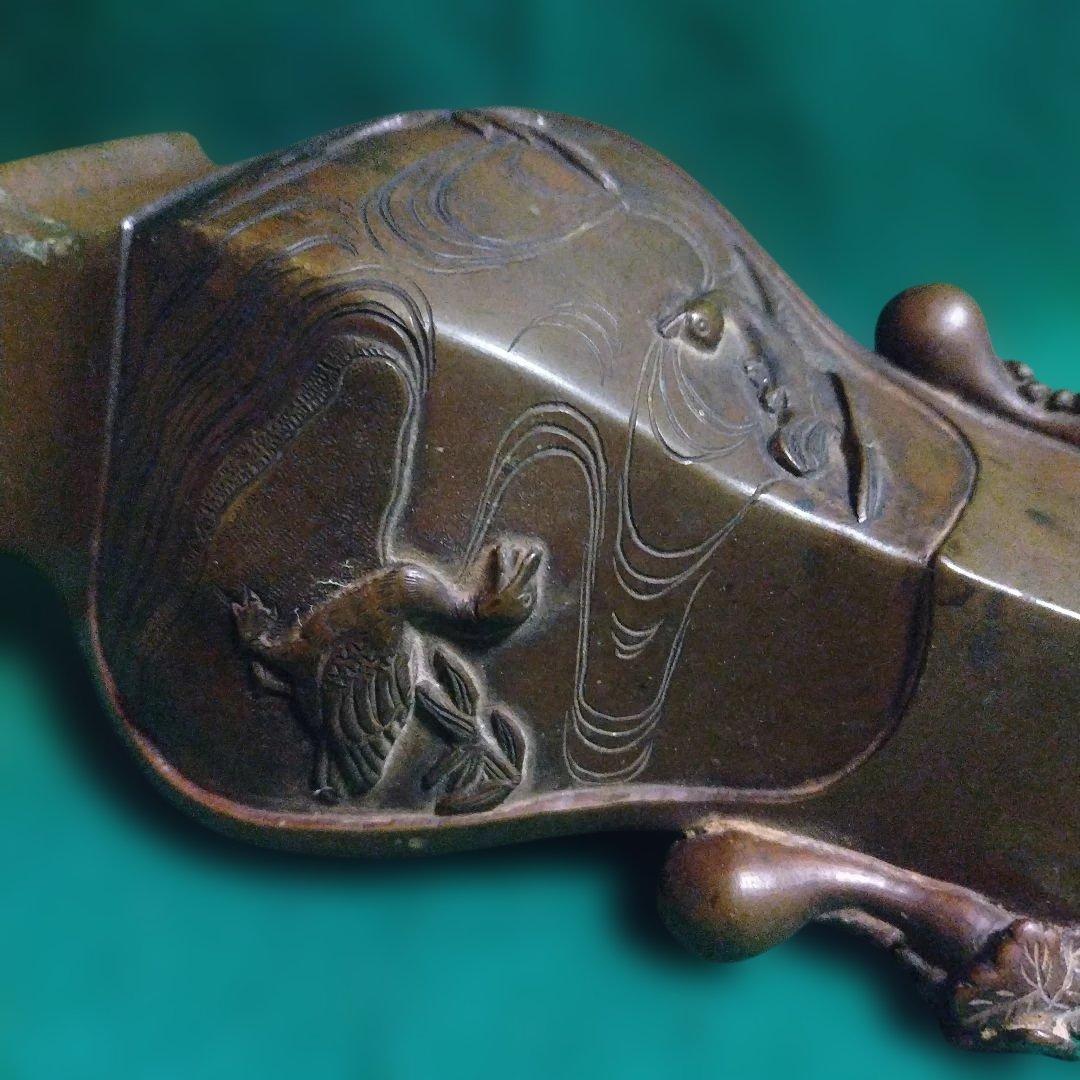 青銅製の花瓶 鳥と波の彫刻 菱形 - メルカリ