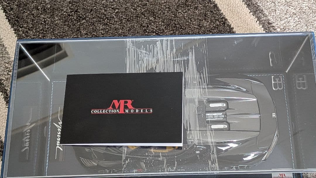 Bugatti W16 Mistral Black (MRコレクション1/18)