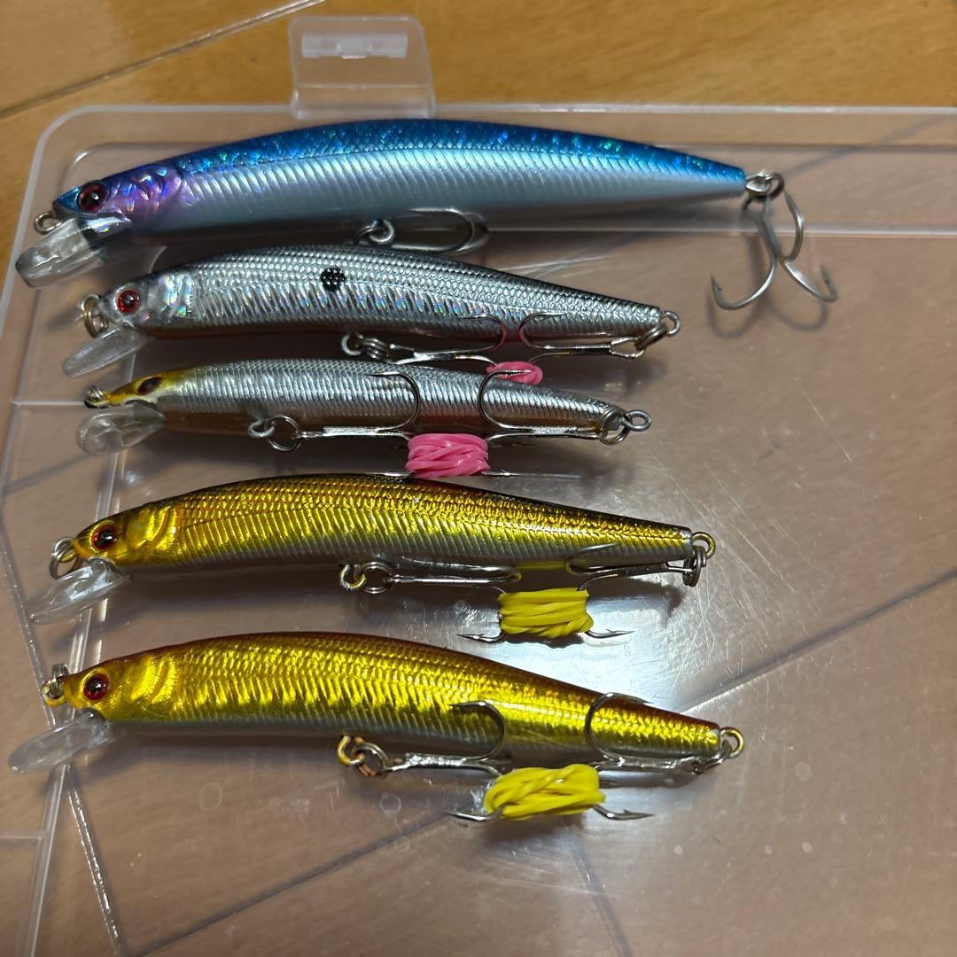 ルアーセット ミノー・プラグ 収納ケース付き - メルカリ