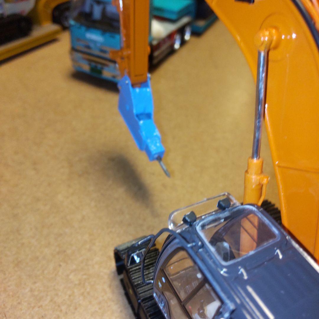 日立建機　ZAXIS 350LC オカダアイヨン　ブレーカーセット　　1/50