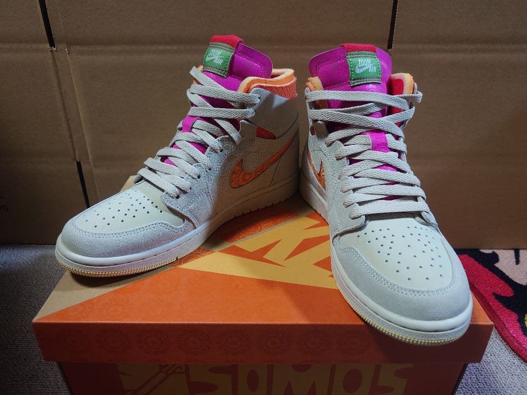 新古）ナイキエアジョーダン1　ソモスファミリア　ズームコンフォート　25.5cm