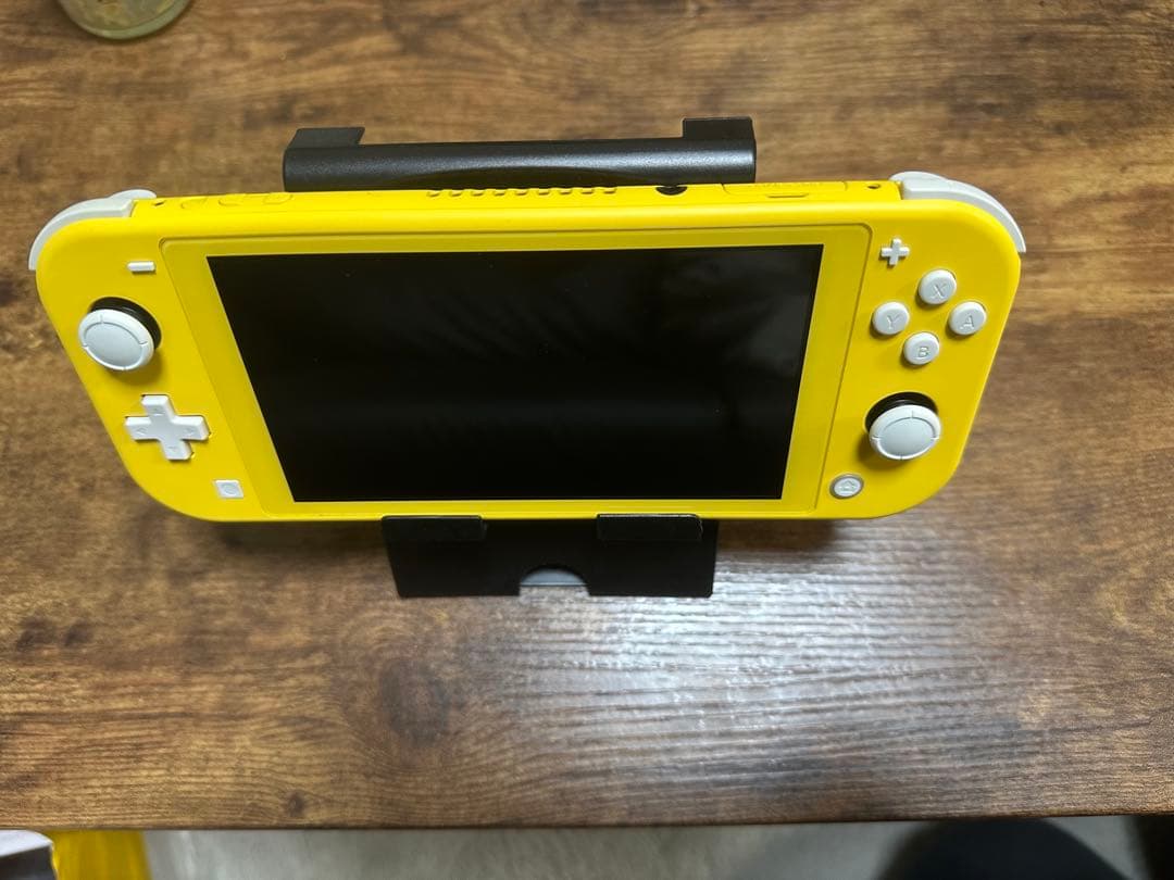 Nintendo Switch Lite イエロー 本体　2回使用