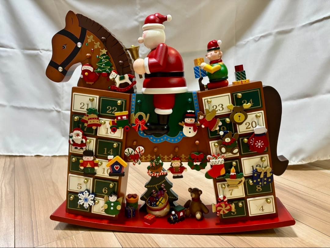 【新品】コストコ　木製アドベントカレンダー サンタと馬