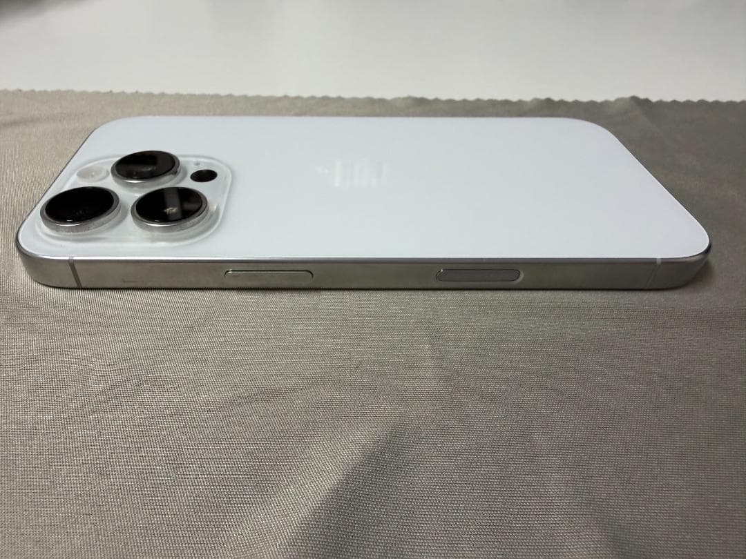 iPhone16 Pro 256GB ホワイトチタニウム SIMフリー