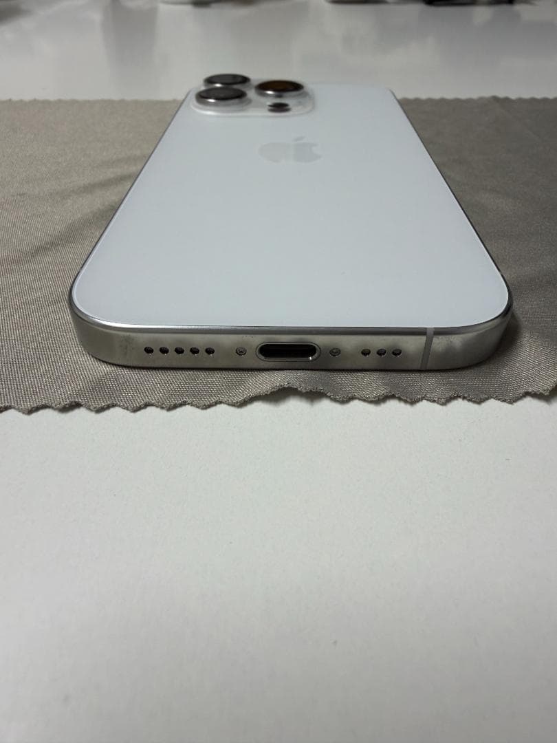 iPhone16 Pro 256GB ホワイトチタニウム SIMフリー