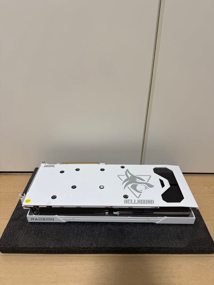 グラフィックボード・グラボ・ビデオカード PowerColor Radeon RX6700XT White