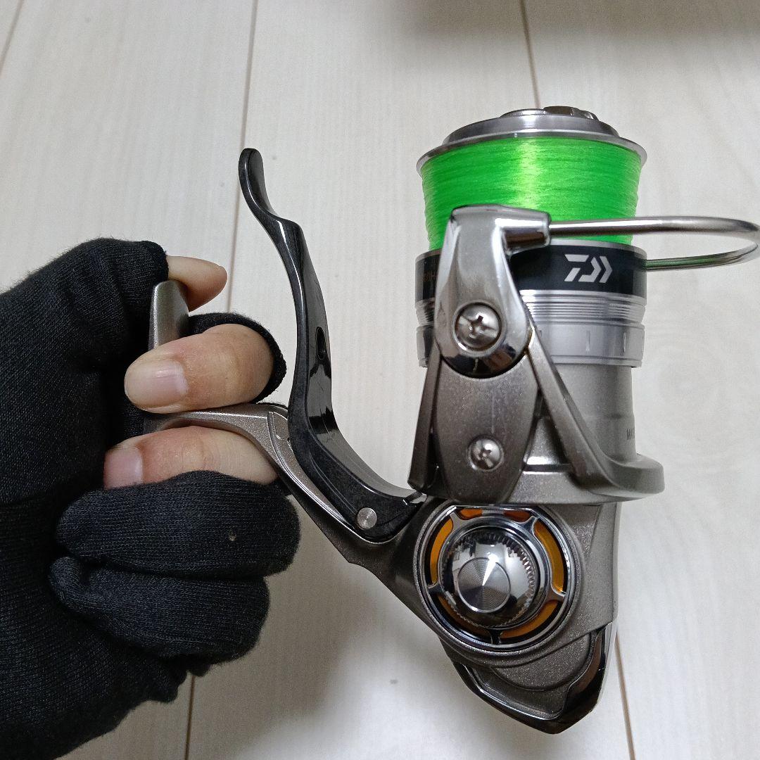 ダイワ　TRISO 2000H-LBD スピニングリール