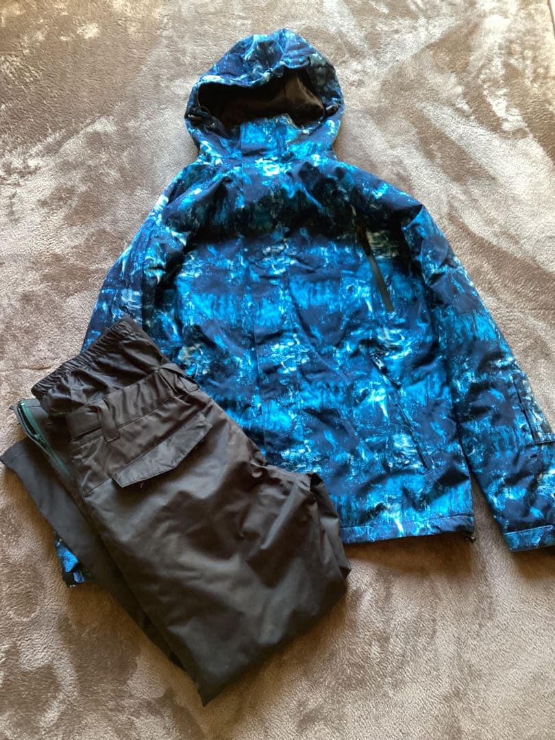 ACTVERSIONメンズＭスノボウェアスキーウェア