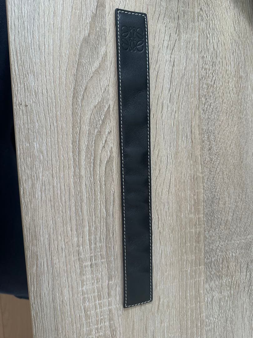 LOEWE レザーバングル スラップブレスレットスモール　ブラック