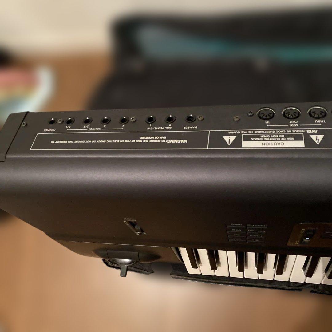 【送料無料】KORG シンセサイザー　01/W FD