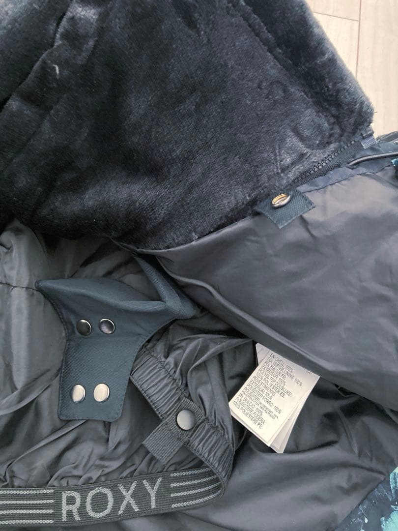 【新品】ロキシー　ジャケット　スノボウェア　M