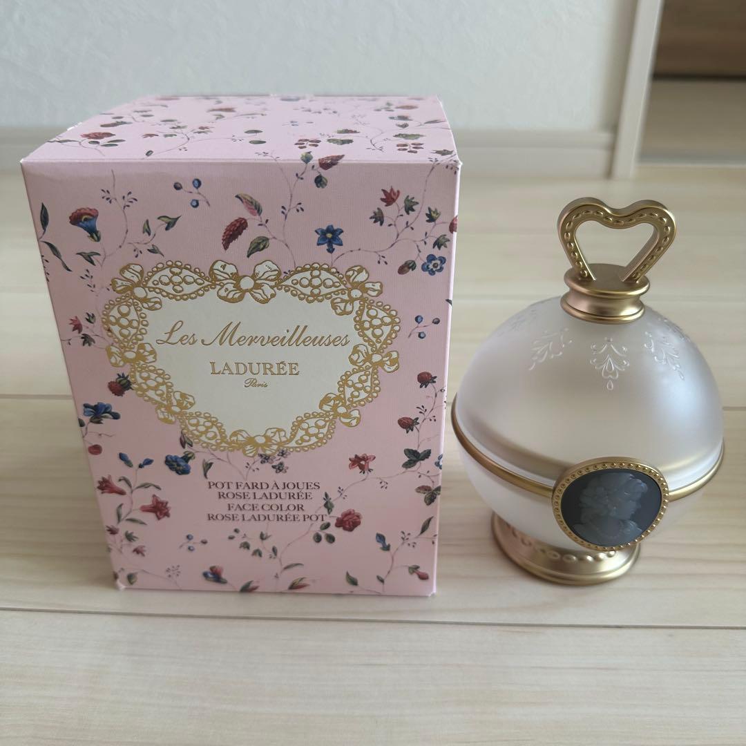 レ.メルヴェイユーズ ラデュレ ポット&花弁チーク&ブラシセット - メルカリ