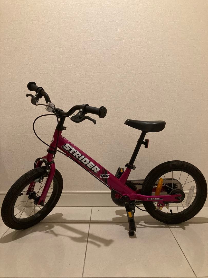 スタンド付】【梱包発送たのメル便】ストライダー 14x ピンク - メルカリ