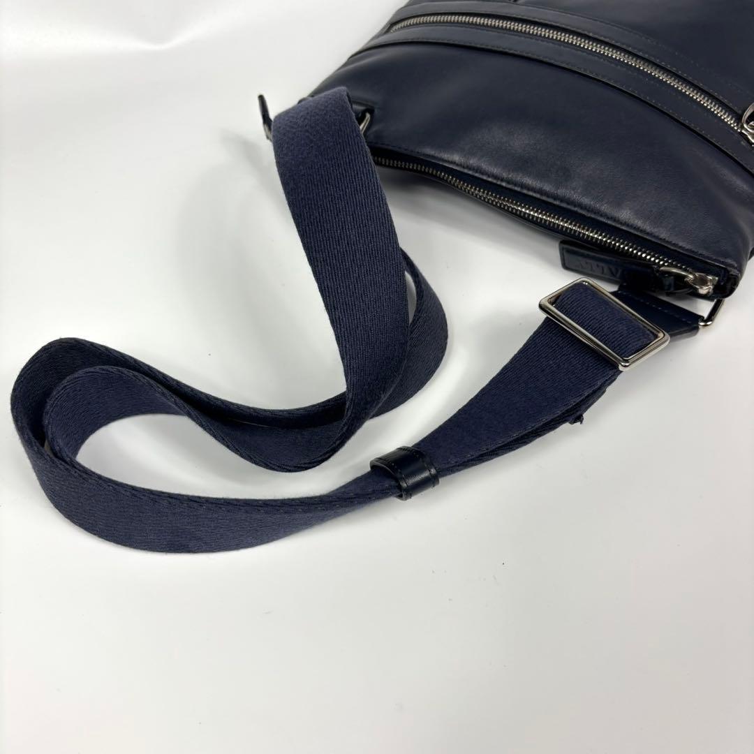 専用BALLY バリー　メンズ　ショルダーバッグ　レザー　本革　ネイビー