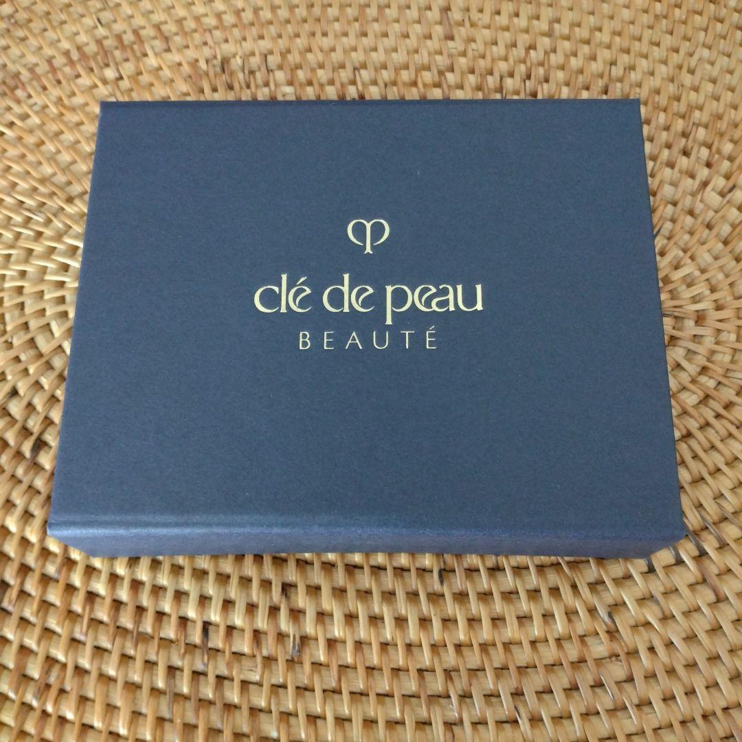 ☆新品·未使用☆ クレ·ド·ポーボーテ タンクレームエクラn ファンデーション