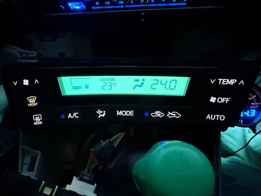 LED打ち替え済 30プリウス 前期 エアコン パワーウィンドー ハザード等色々