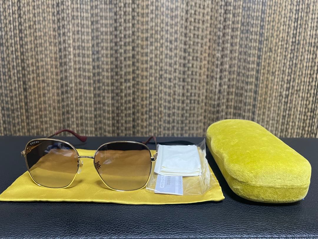 GUCCI スクエアサングラス GG1089SA 002