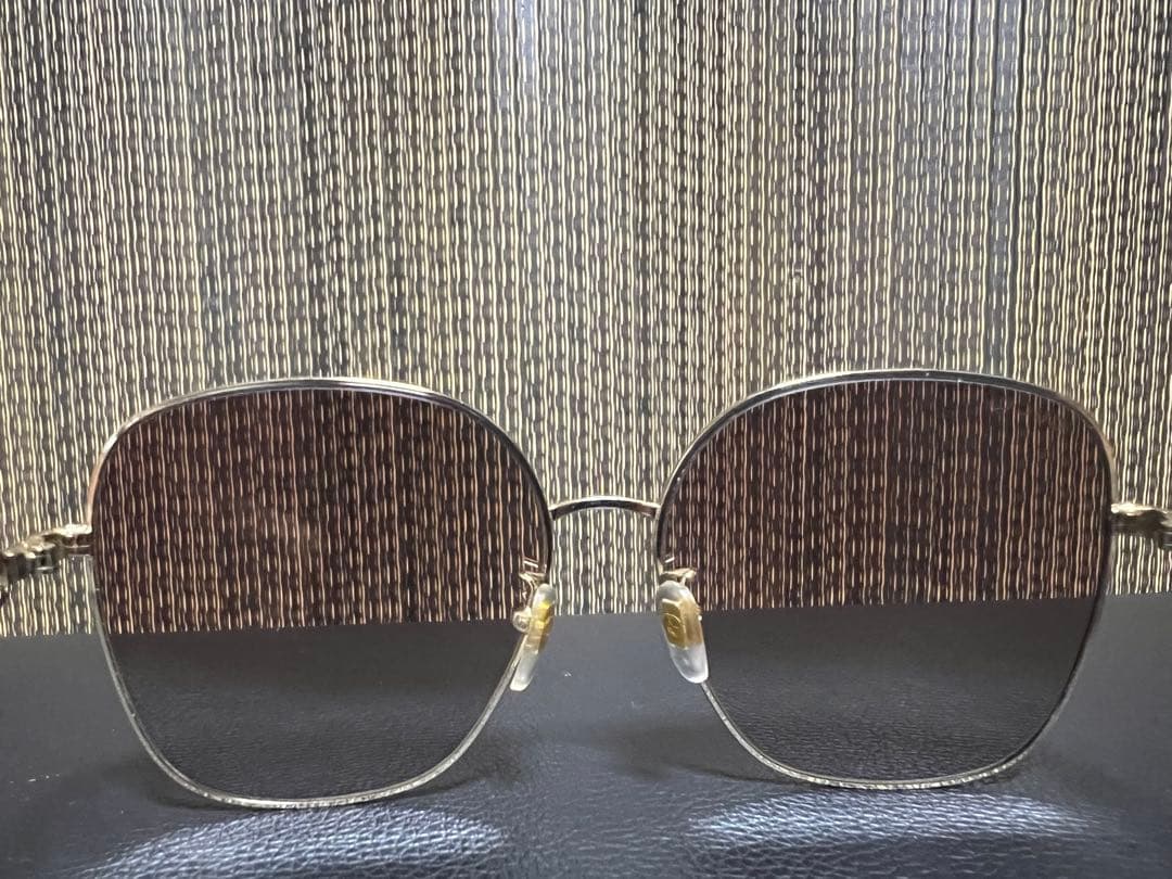 GUCCI スクエアサングラス GG1089SA 002