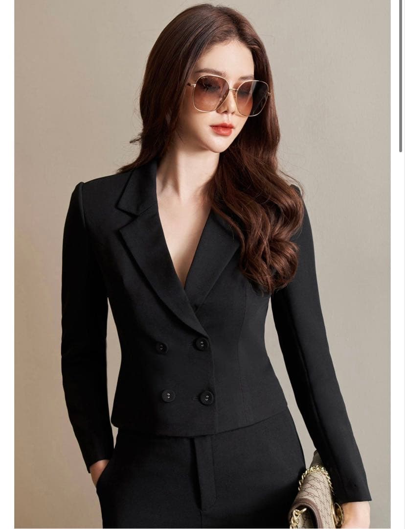 GUCCI スクエアサングラス GG1089SA 002